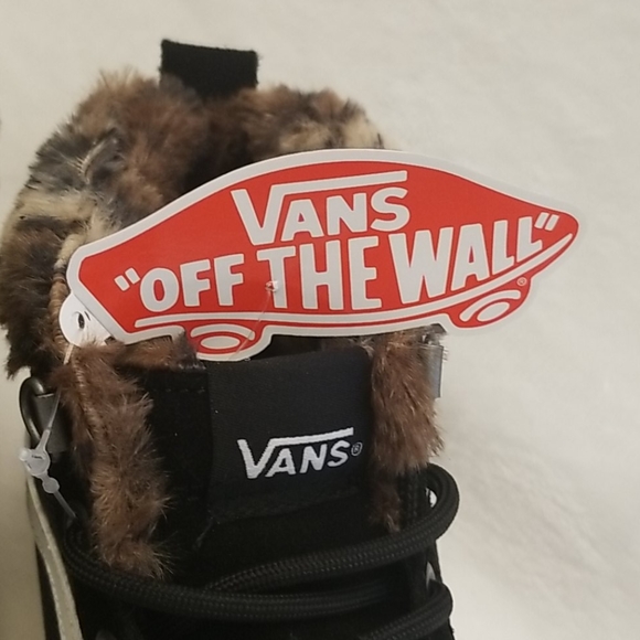 Sk8-Hi Faux Fur Lined Platform Vans - Picture 4 of 8